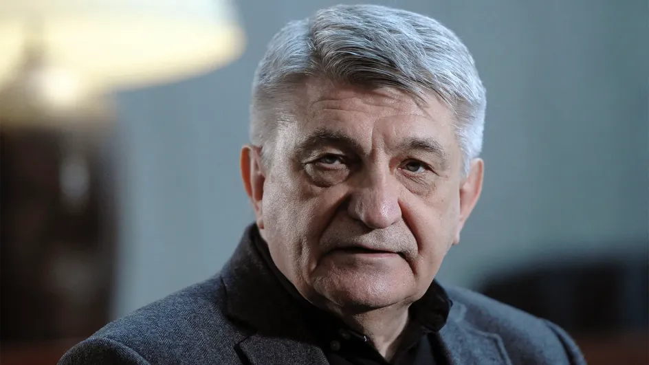 Режиссер Александр Сокуров заявил о важности женского голоса в кино