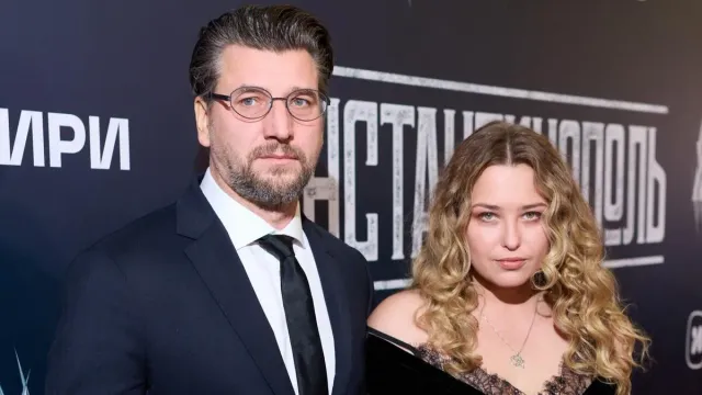 Александр Устюгов вывел в свет жену младше него на 17 лет