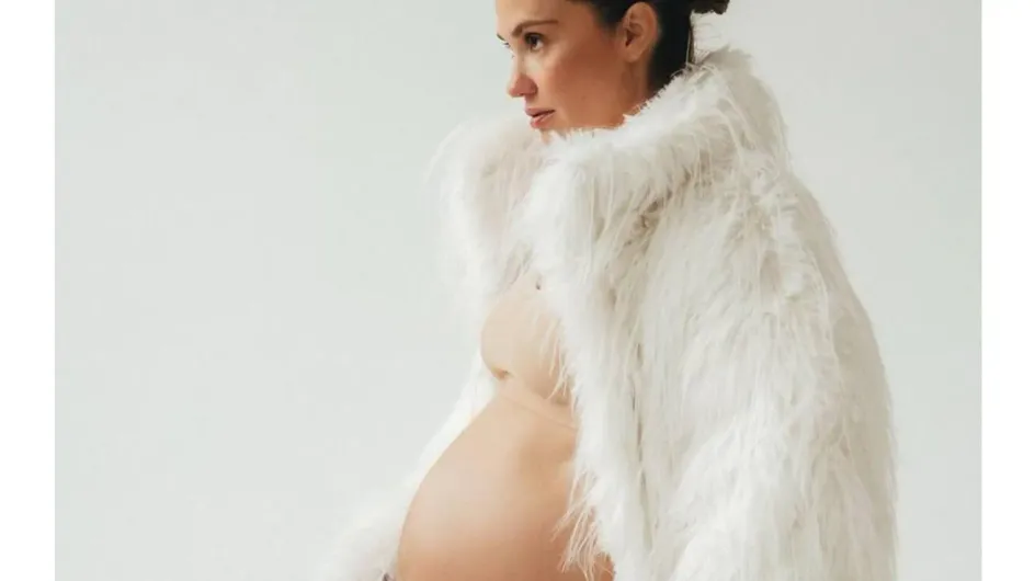 Беременная Агата Муцениеце показала откровенные кадры