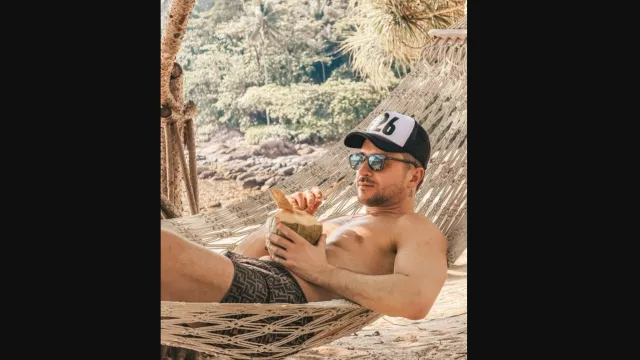 Сергей Лазарев взбудоражил поклонниц новым снимком в плавках