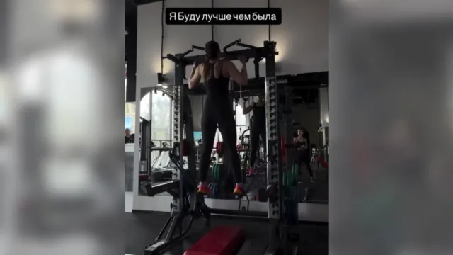 Агата Муцениеце показала стройную фигуру на тренировке