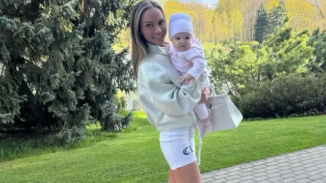 Невеста Аршавина показала дочь от футболиста