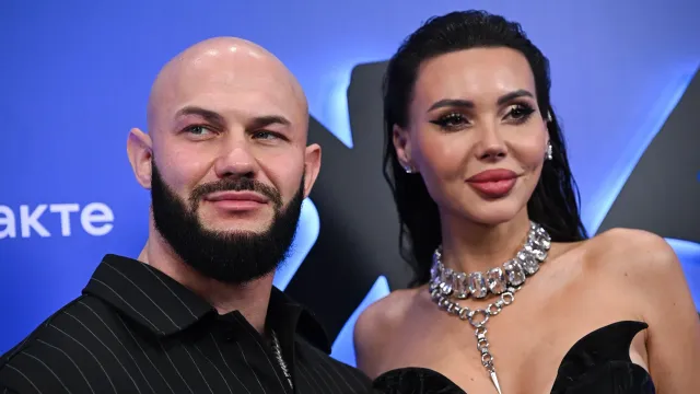 Оксана Самойлова расплакалась, рассказывая о разводе с Джиганом