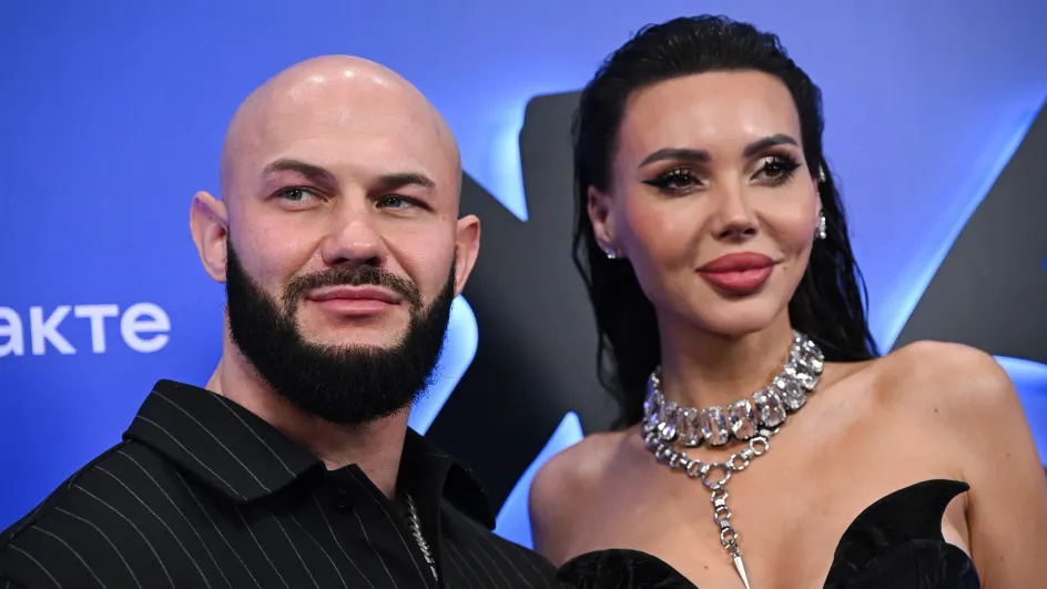 Оксана Самойлова расплакалась, рассказывая о разводе с Джиганом