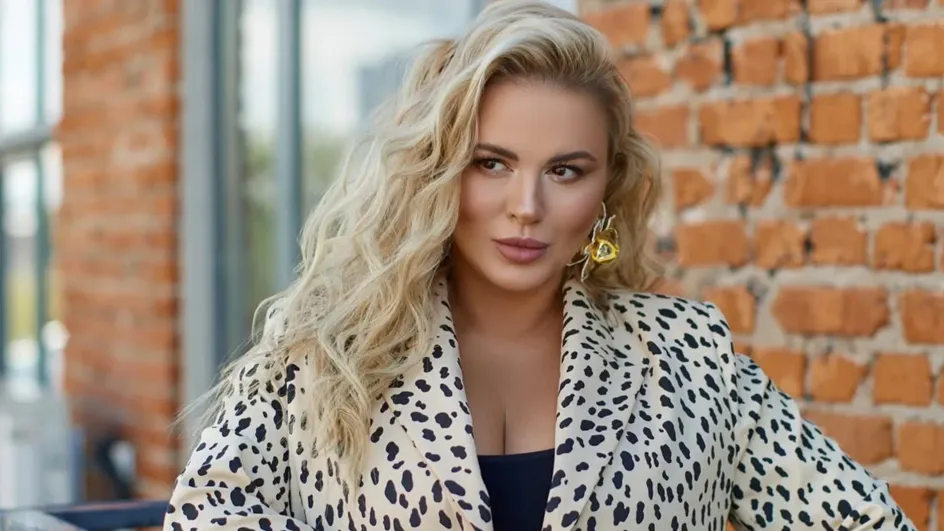 Анна Семенович резко ответила на критику Яны Поплавской