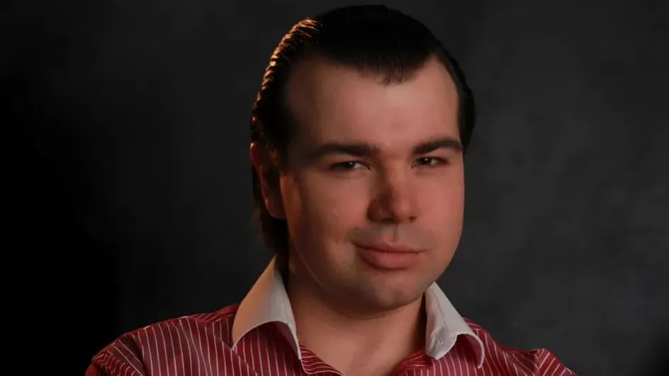 Звезда «Папиных дочек» Казаков опроверг слухи о долгах
