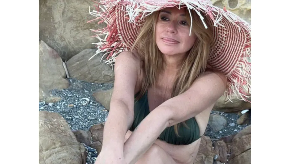 Алена Апина показала фигуру в купальнике без фотошопа