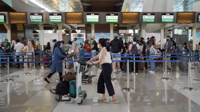Министр туризма Индонезии намерен улучшить обслуживание туристов в аэропортах
