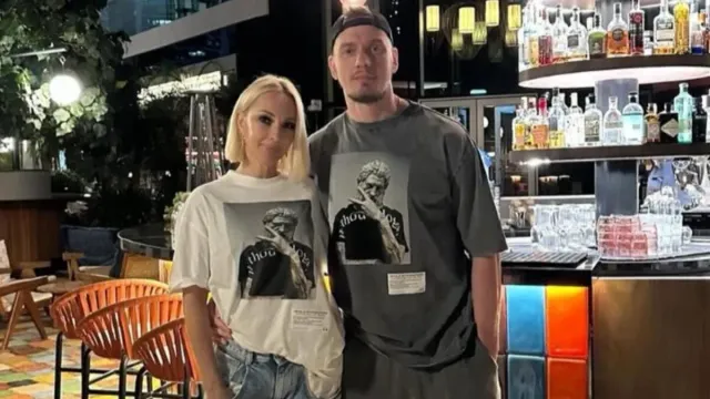 Лера Кудрявцева простила молодого мужа и уехала с ним в Турцию