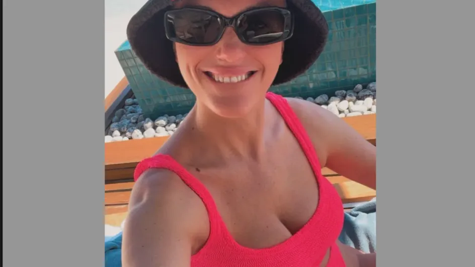 Певица Слава показала свое тело в купальнике