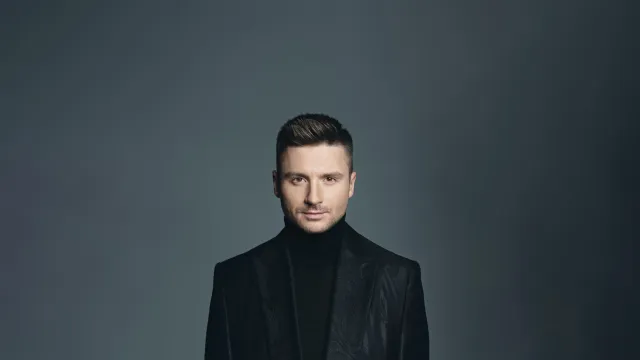 Горячая новость | Сергей Лазарев лежит под капельницей из-за переработок