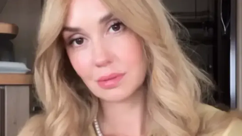 Агата Муцениеце кардинально сменила образ, став блондинкой Агата Муцениеце кардинально сменила образ, став блондинкой