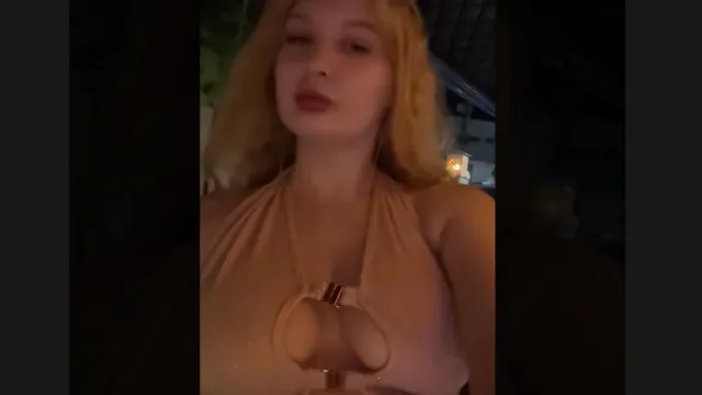 Невестка Наташи Королевой выложила снимки в откровенном наряде