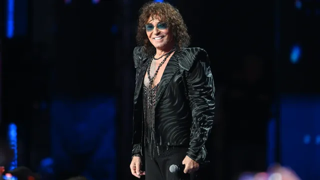 Королева рассказала, где Леонтьев встречается с ее мамой