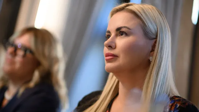 Слова о лишнем весе Анны Семенович довели ее мать до истерики