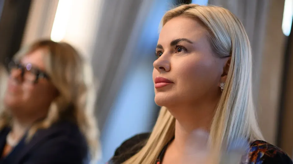 Слова о лишнем весе Анны Семенович довели ее мать до истерики