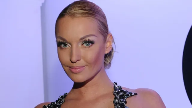 Анастасия Волочкова пыталась поцеловать Рому Желудя на шоу