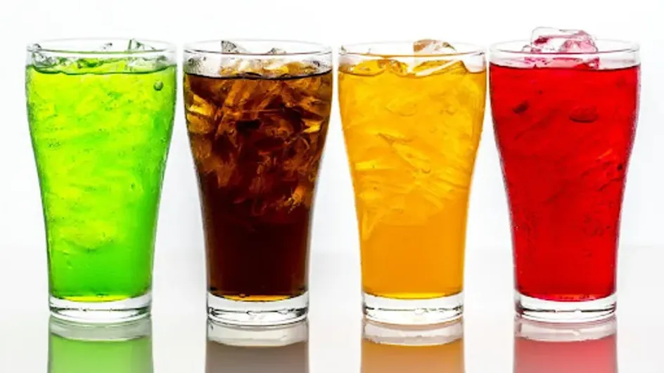 Диетолог Соломатина рассказала, какие напитки опаснее алкоголя для здоровья