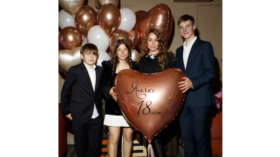 Барановская и Аршавин воссоединились на дне рождения