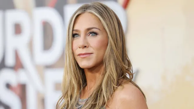 Дженнифер Энистон начала подготовку к тайной свадьбе