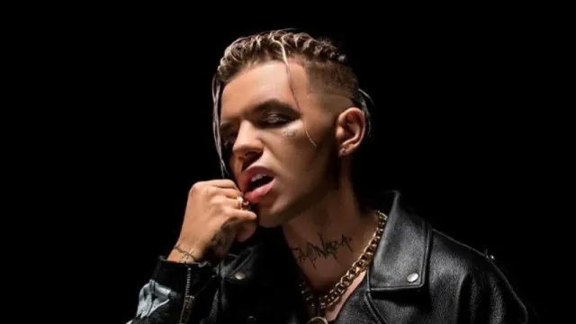 Названа сумма, которую Элджей получает за один концерт