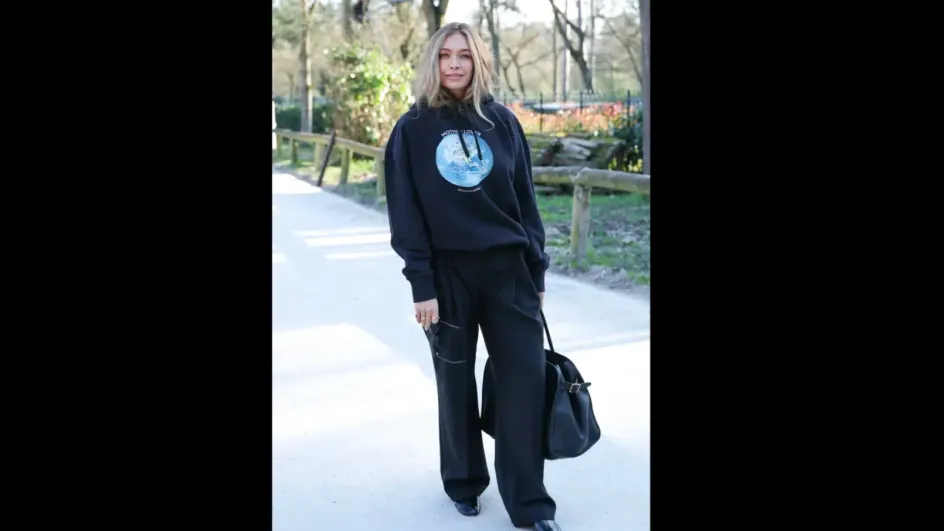 Веру Брежневу раскритиковали из-за образа на показе в Париже