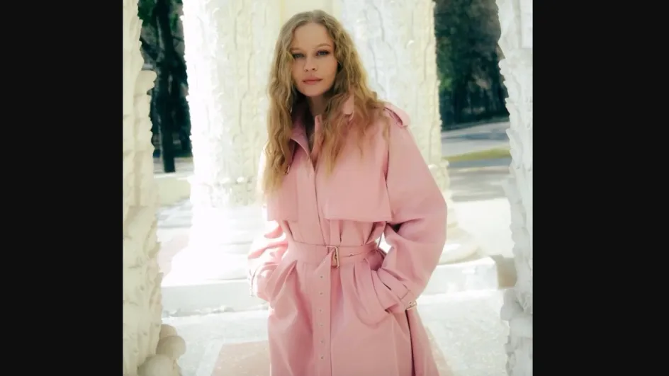 Юлия Пересильд удивила поклонников новым нарядом