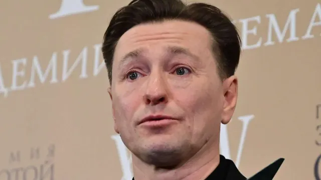 Сергей Безруков назвал внутреннюю привязанность основой патриотизма