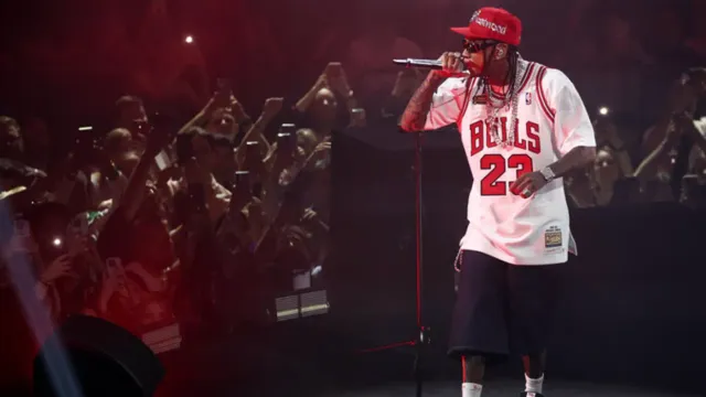 Рэпер Tyga прилетел в Москву и посетил столичный ночной клуб