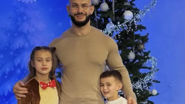 Джиган и Оксана Самойлова вместе посетили утренник младших дочерей