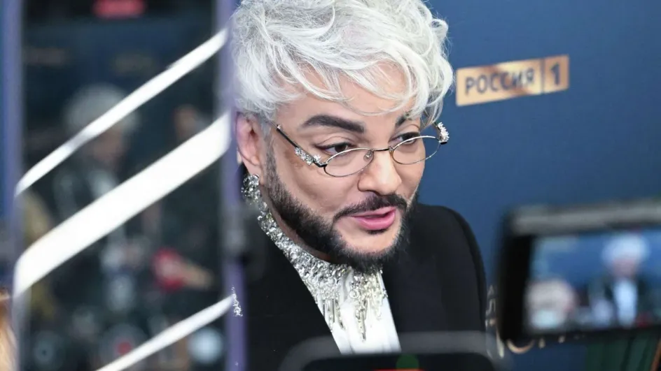 Филипп Киркоров уже заплатил штраф за курение в аэропорту Барнаула