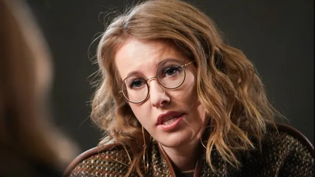 Собчак сделала замечание французу за проукраинский лозунг