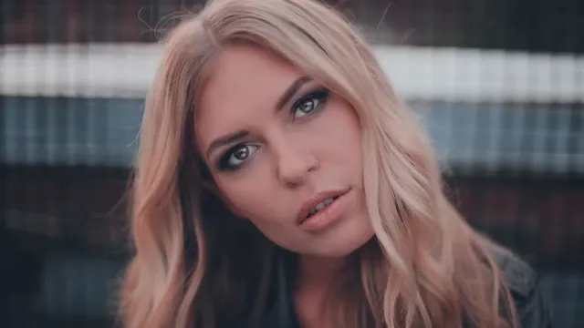Рита Дакота отправила дочь к бывшему мужу