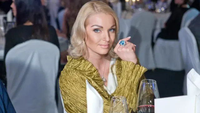 Волочкова вместе с 26-летним танцором прилетела на Мальдивы