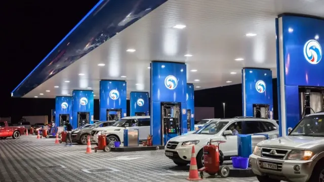 Цены на бензин и дизельное топливо в ОАЭ выросли в июне 2023 года, ожидаются новые изменения