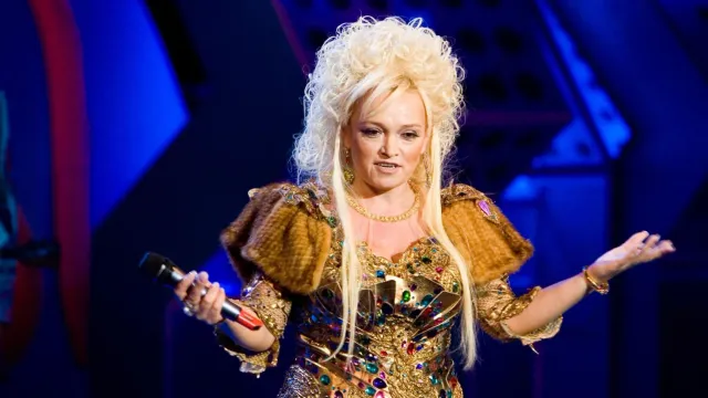 Горячая новость | Надежда Кадышева была признана самой высокооплачиваемой артисткой страны