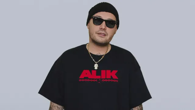 Двойник Гуфа украл коня в центре столицы