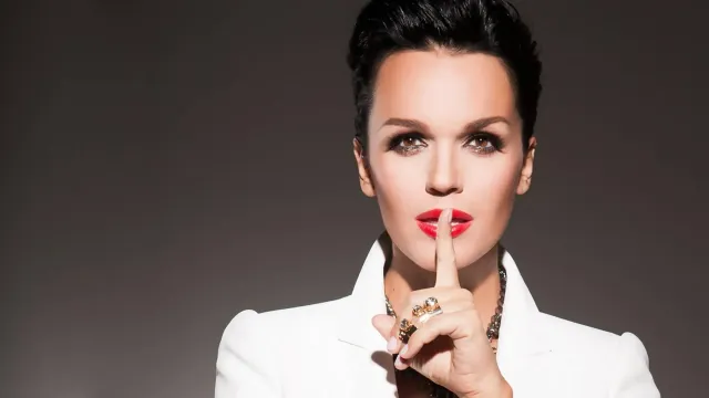 Певица Слава призналась в серьезном заболевании психики