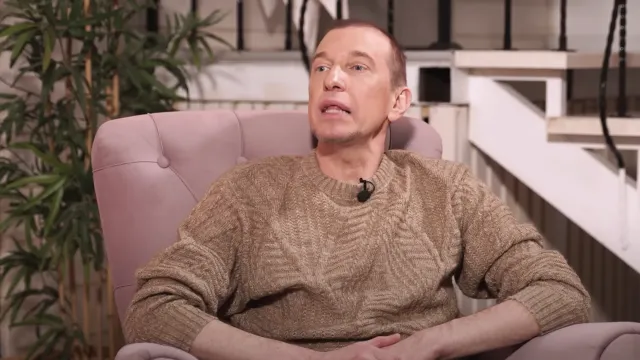 Соседов заявил, что Люсю Чеботину и Клаву Коку не стоило выпускать на сцену