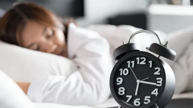 Сомнолог Царева объяснила, как пробуждение ранним утром влияет на молодость организма
